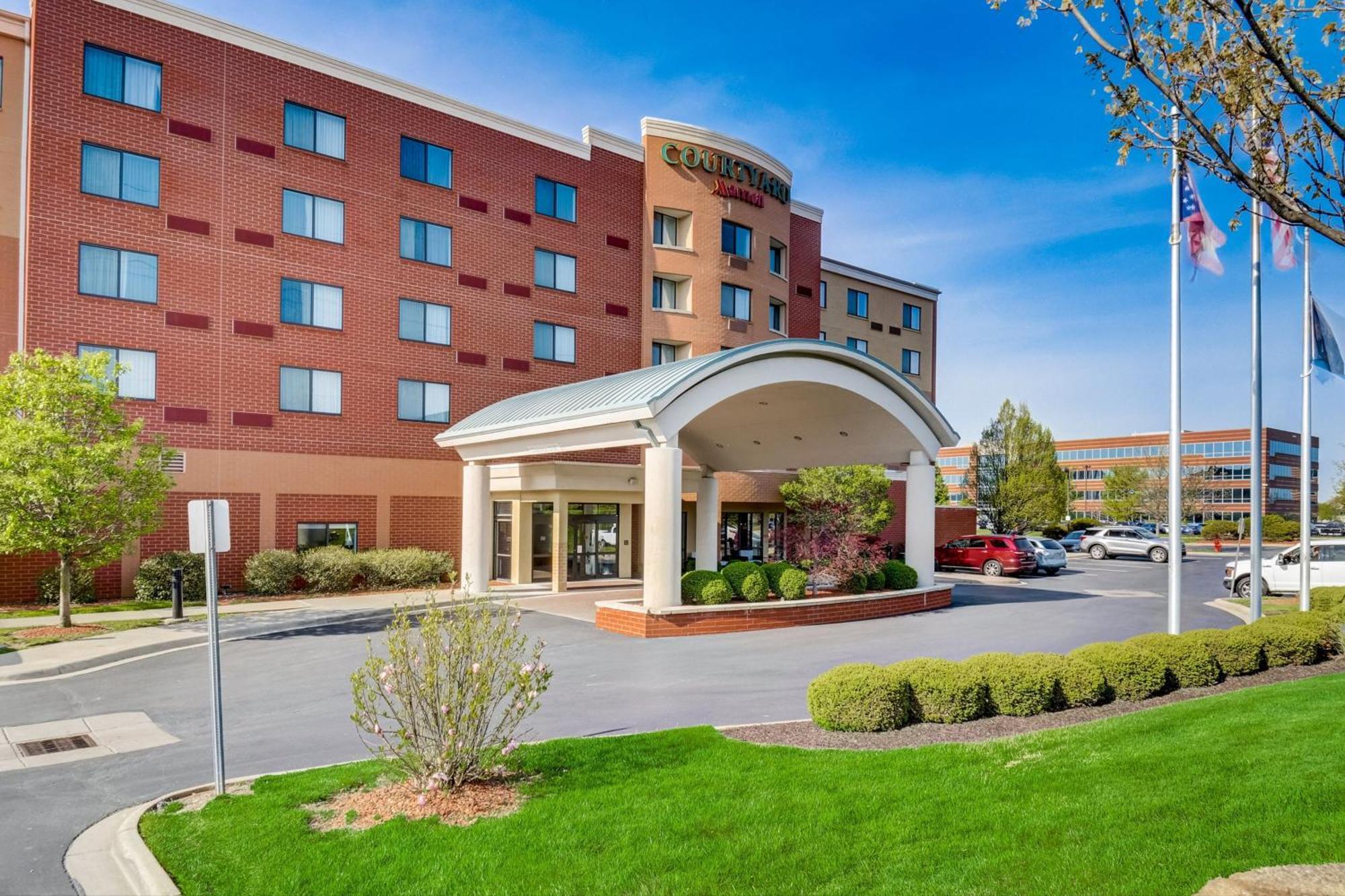 Courtyard Cincinnati North At Union Centre West Chester Exterior foto