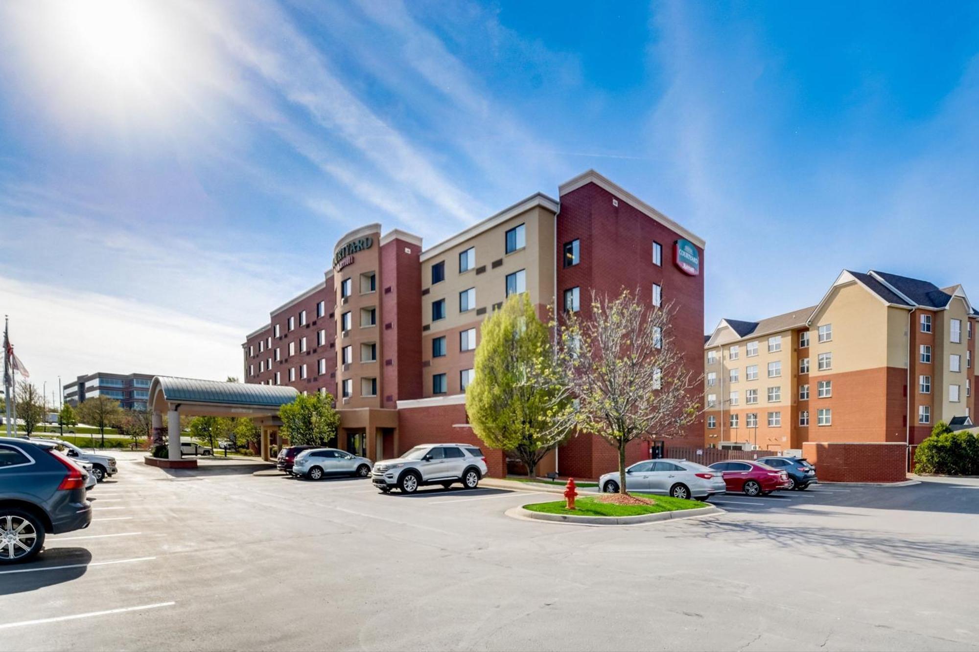 Courtyard Cincinnati North At Union Centre West Chester Exterior foto